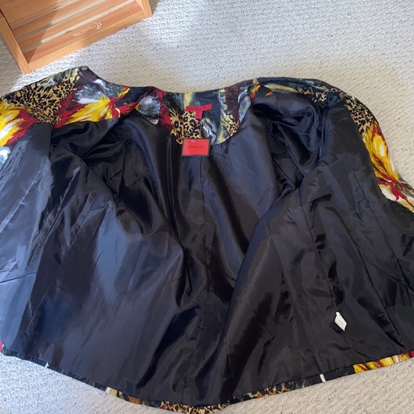 Joni B. Silky Floral & Animal Print Jacket - Picture 10 of 10